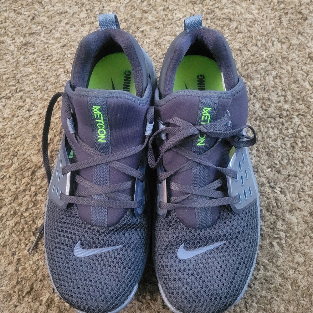Womens Nike shoes